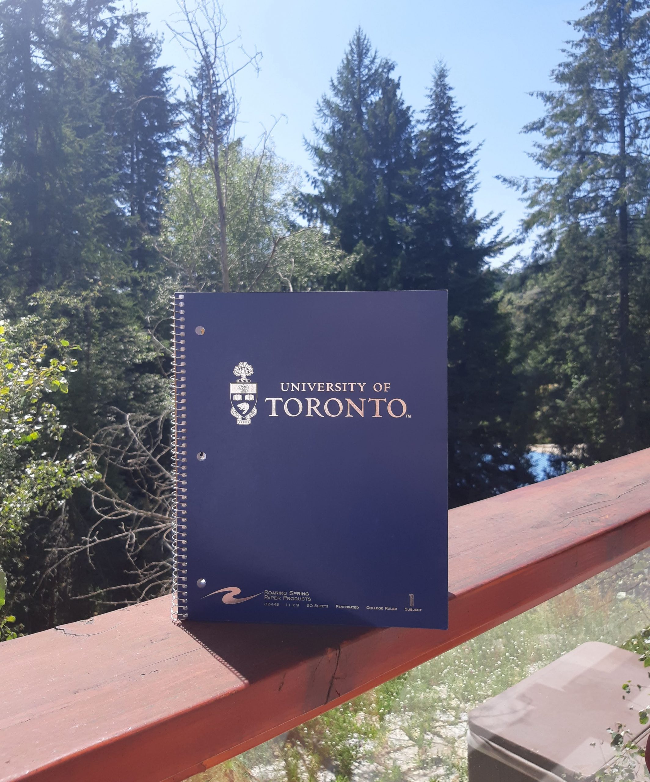 Image of a U of T notebook.