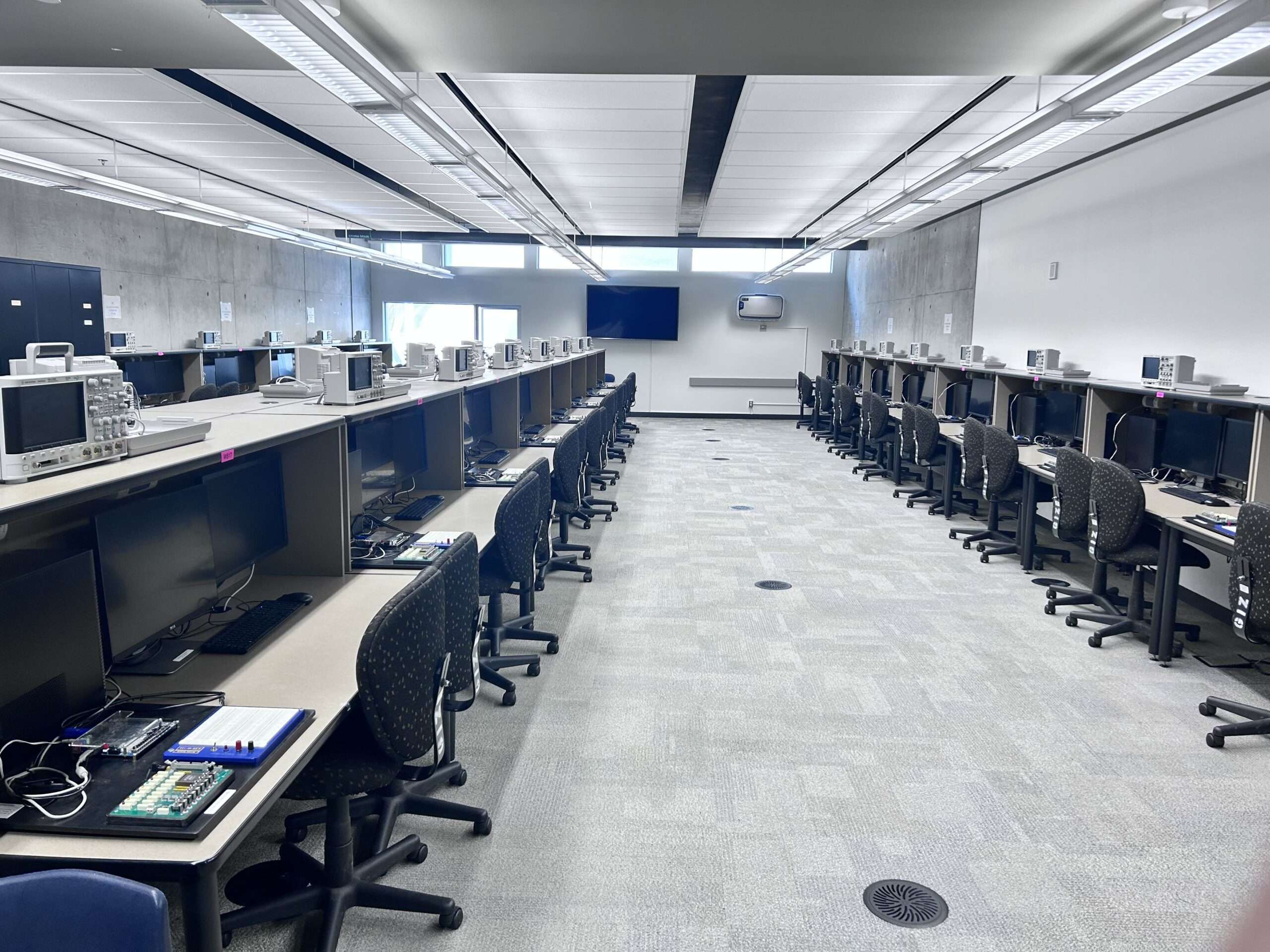 Picture of the Digital Embedded Systems Lab
